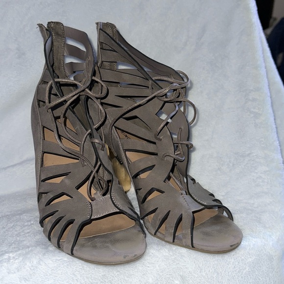 Call it Spring Gray Block 3.5 Heels size 11 - Picture 1 of 5